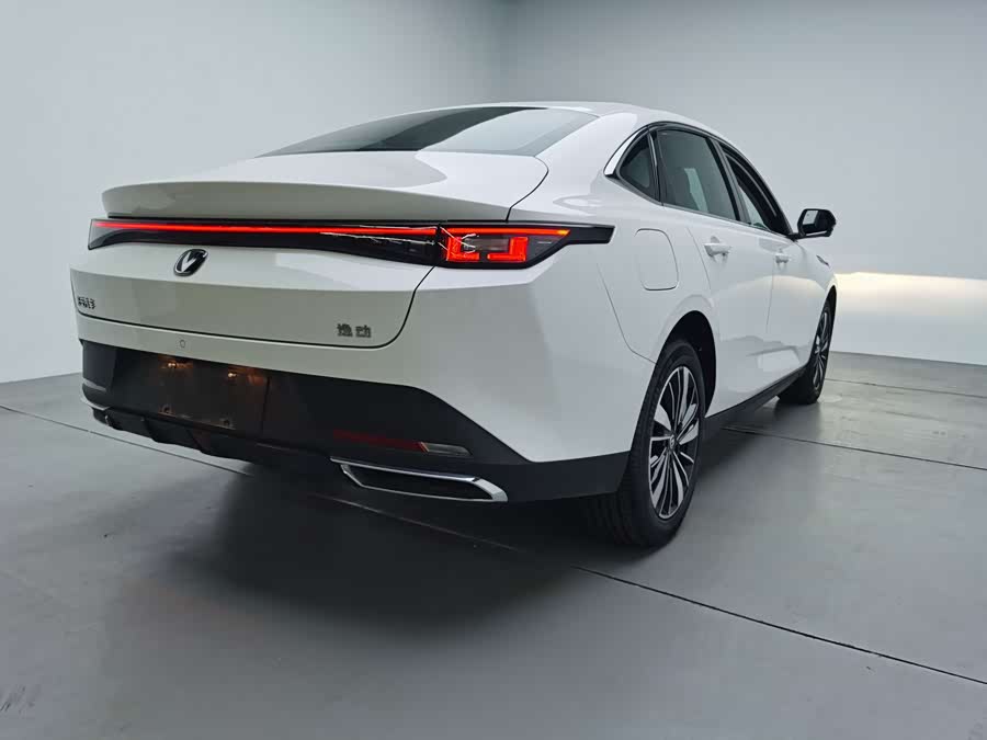 Changan EadoPHEV 2025 изображение автомобиля #5