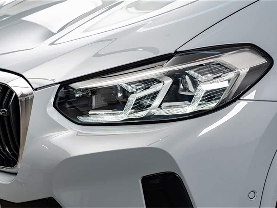 BMW X4 M40i 2024 car image #5