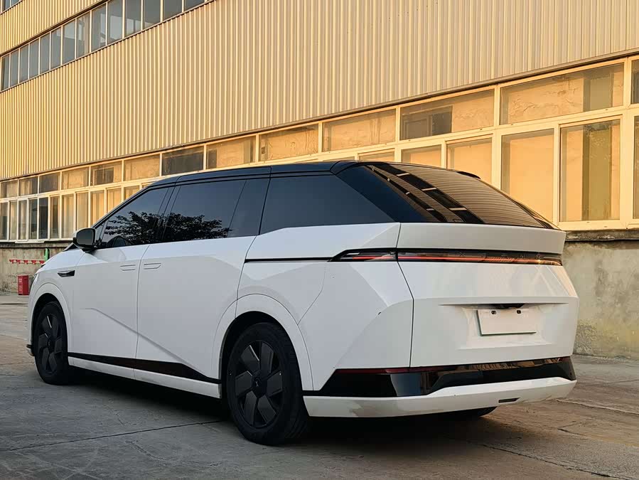 Xpeng X9 2024 imagem de carro #5