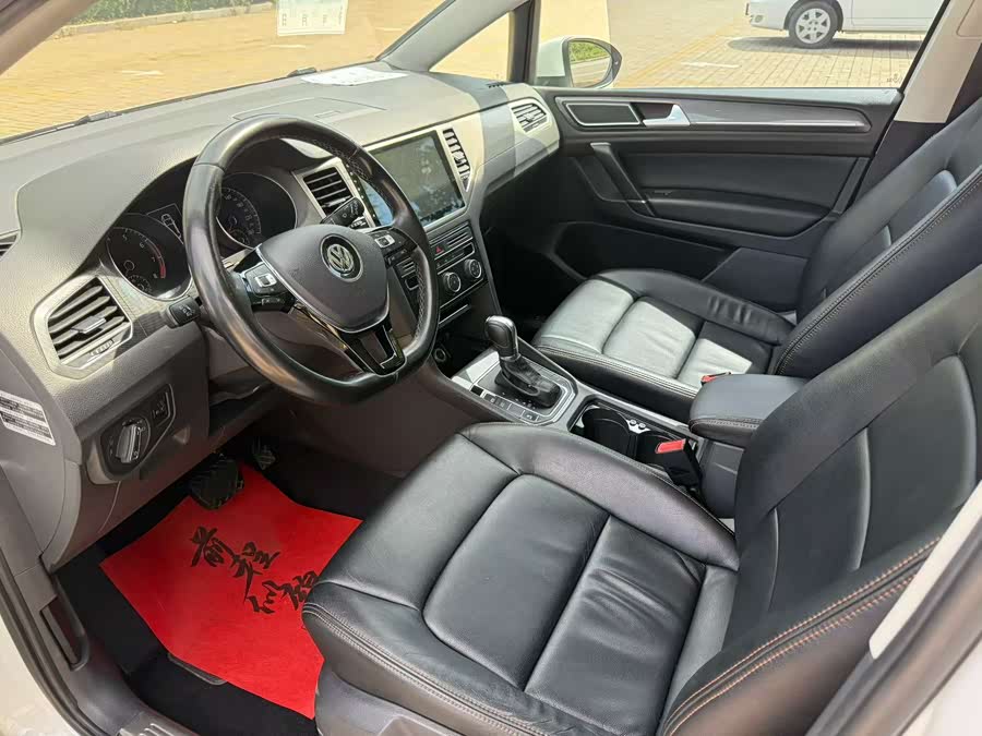 Volkswagen Golf Sportsvan 2017 car image #5