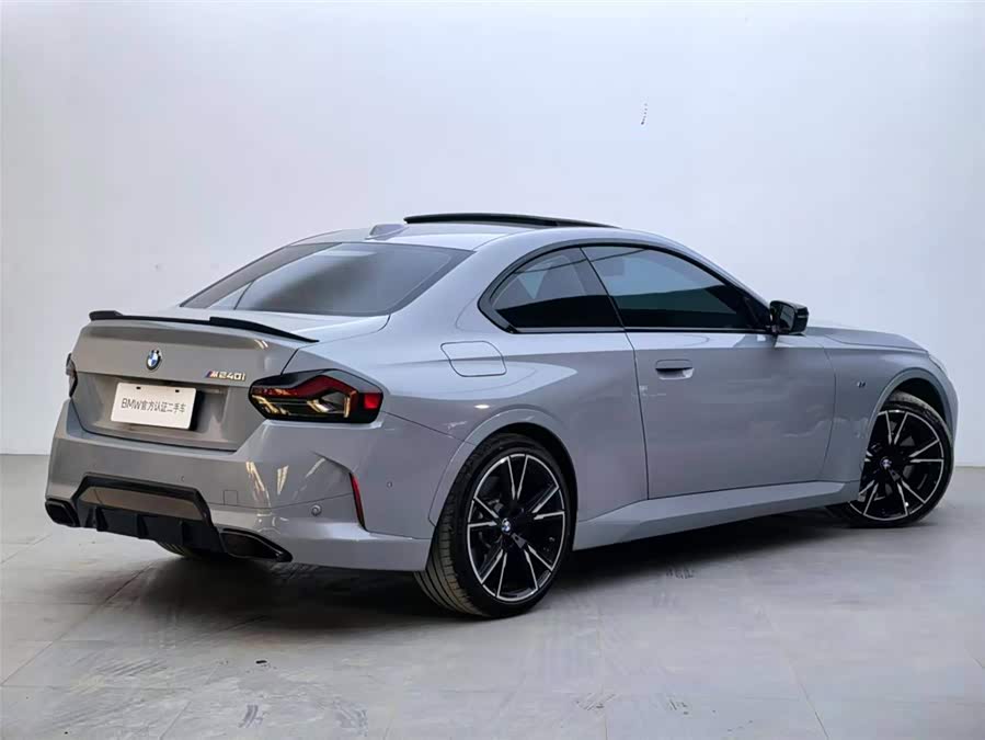 BMW M240i 2025 immagine di auto #5