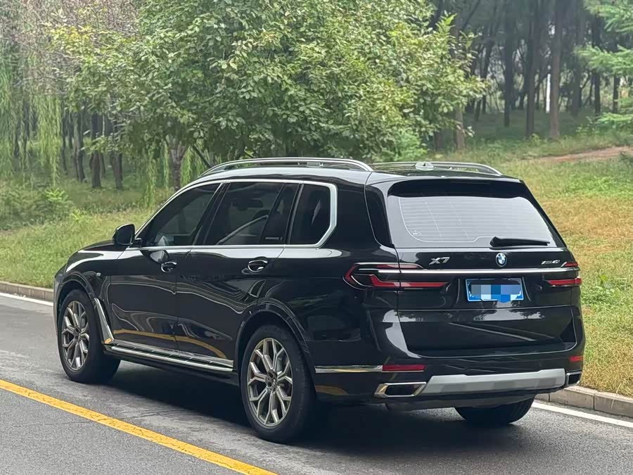 BMW X7 2023 #5 BMW X7 2023 car image #5