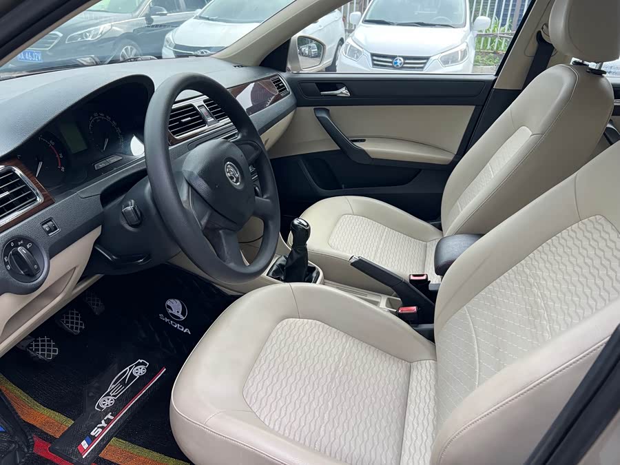 Skoda Rapid 2022 car image #5