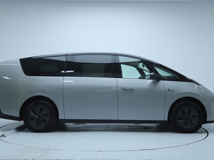 理想汽车 理想MEGA 2024 汽车图片 #5