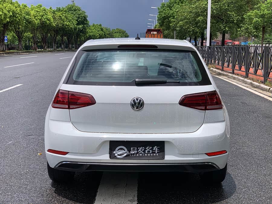 Volkswagen Golf 2019 car image #5