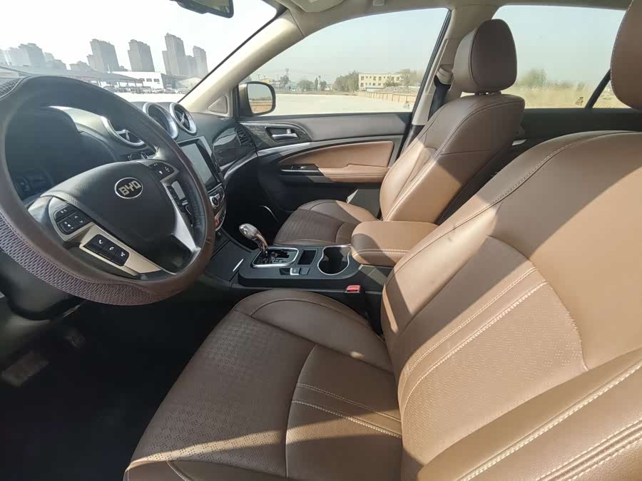 BYD S7 2017 car image #5