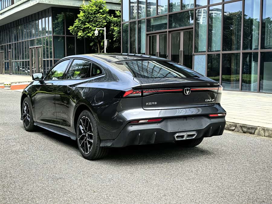 Changan UNI-V iDD 2025 #5 Changan UNI-V iDD 2025 car image #5