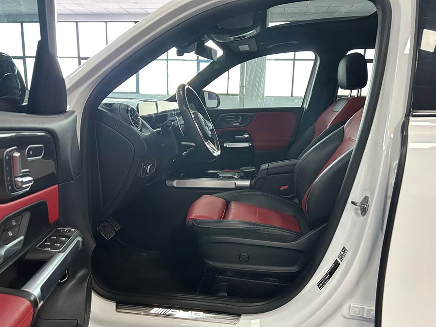 Mercedes-Benz GLB AMG 2023 immagine di auto #5