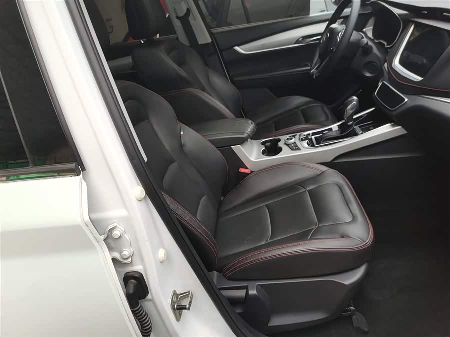 SWM斯威汽车 SWM斯威G01 2018 #5 SWM斯威汽车 SWM斯威G01 2018 汽车图片 #5