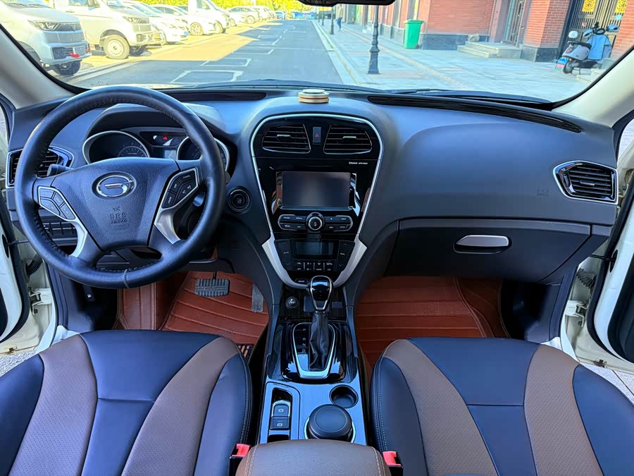 GAC Trumpchi GS5 Super 2016 car image #5