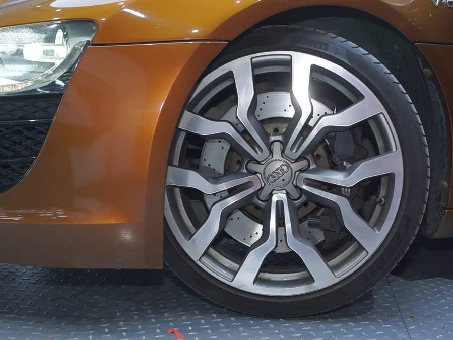 Audi R8 2012 #5 Audi R8 2012 car image #5