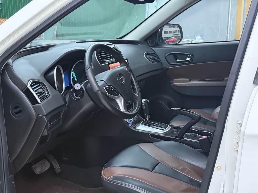 GAC Trumpchi GS5 Super 2015 #5 GAC Trumpchi GS5 Super 2015 car image #5