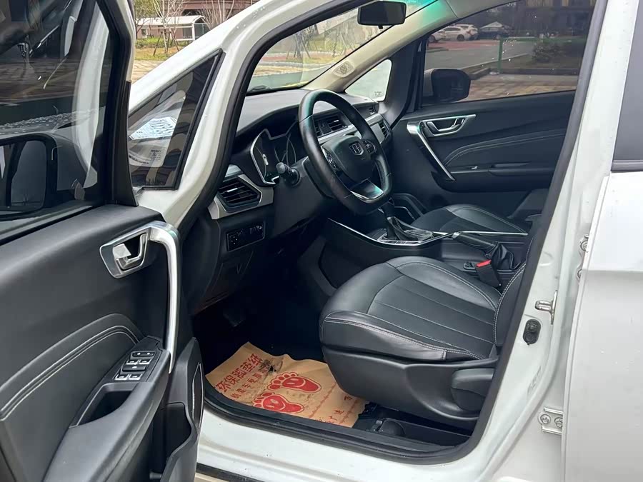 GEELY Vision X3 2019 immagine di auto #5