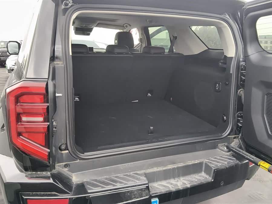 Tank 400 2024 car image #5