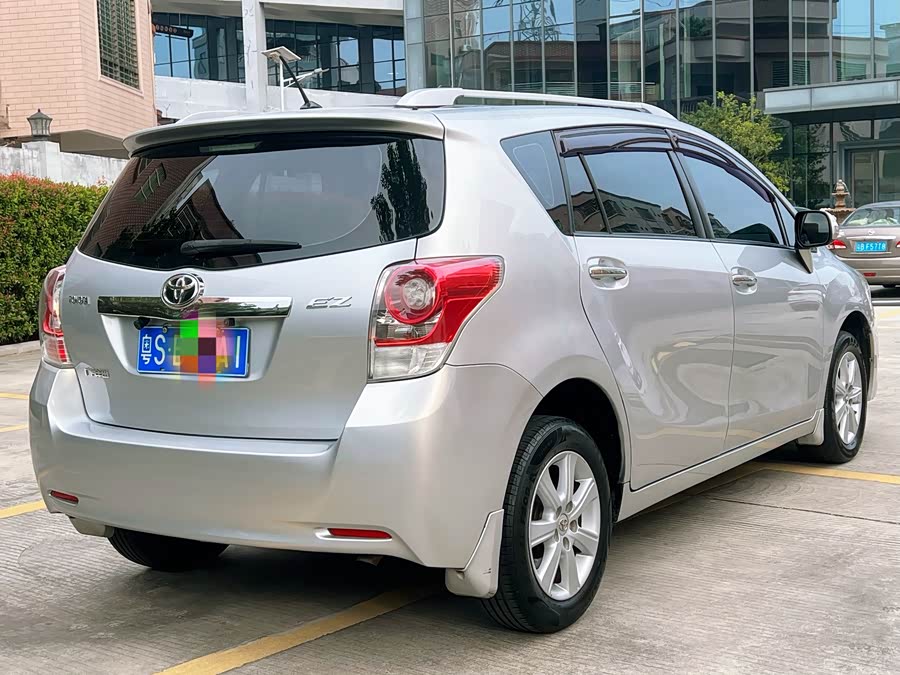 Toyota Reiz 2011 car image #5