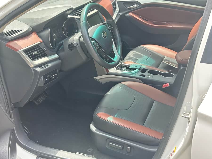 BYD G5 2017 immagine di auto #5