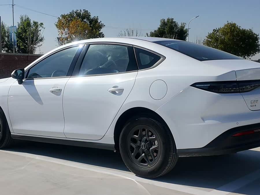 BYD Seal 05 DM-i 2025 #5 BYD Seal 05 DM-i 2025 car image #5