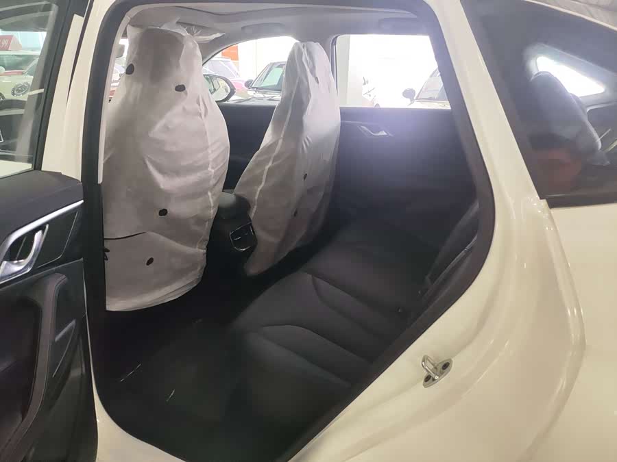 Roewe RX5 New Energy изображение автомобиля #5