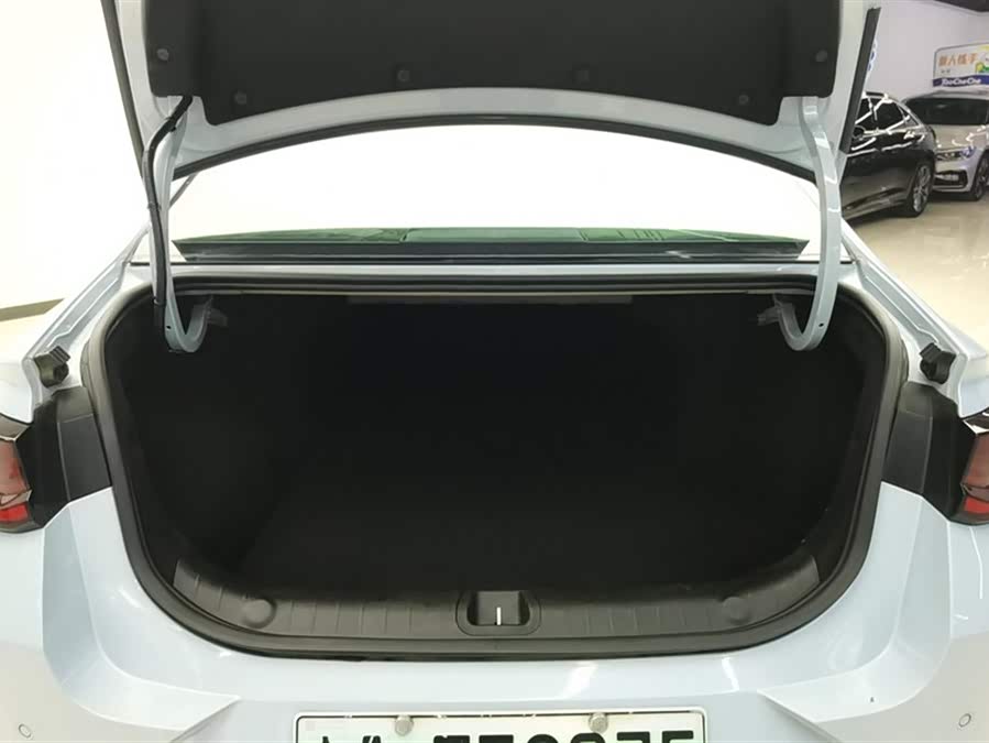 GEELY Emgrand L HiP 2022 car image #5
