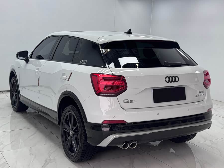 Audi Q2L 2021 #5 Audi Q2L 2021 car image #5