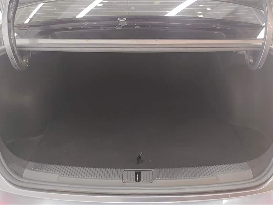Roewe i5 2023 car image #5