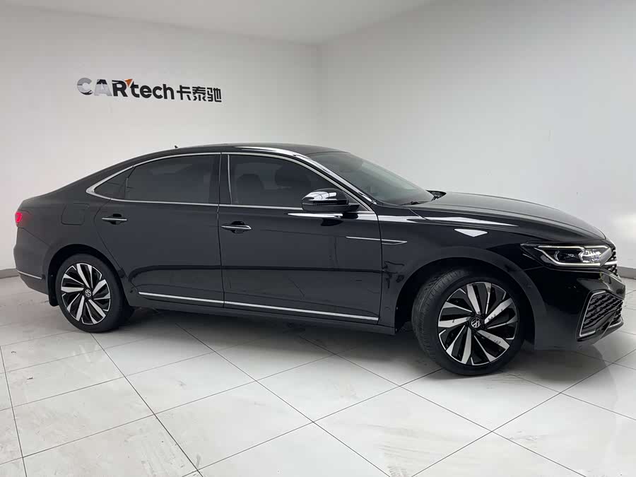 Volkswagen Passat 2022 car image #5