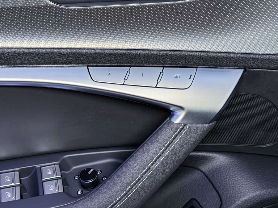 Audi A7L 2025 car image #5