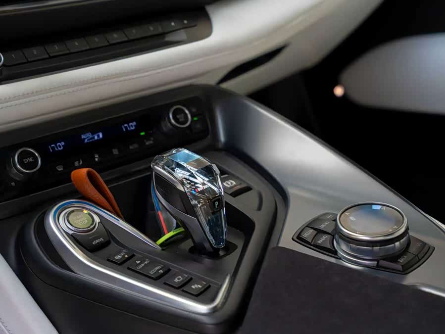 BMW i8 2016 car image #5