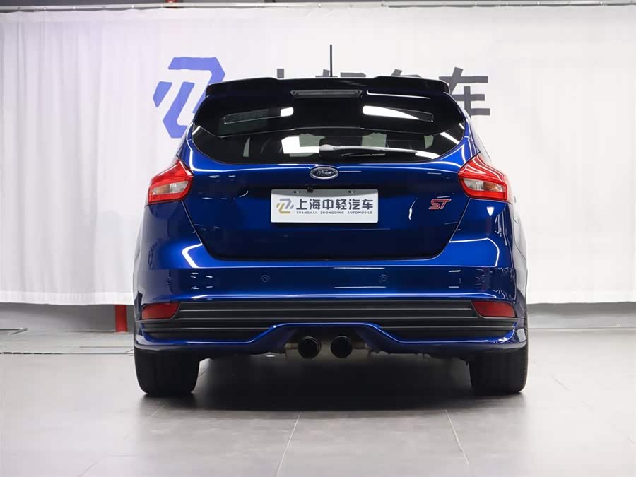 Ford Focus (Imported) 2017 #5 Ford Focus (Imported) 2017 صورة سيارة #5