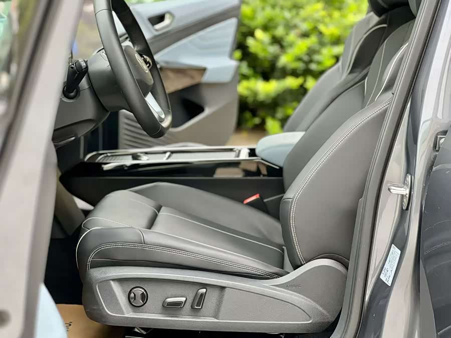 Volkswagen ID.4 X 2024 image de voiture #5
