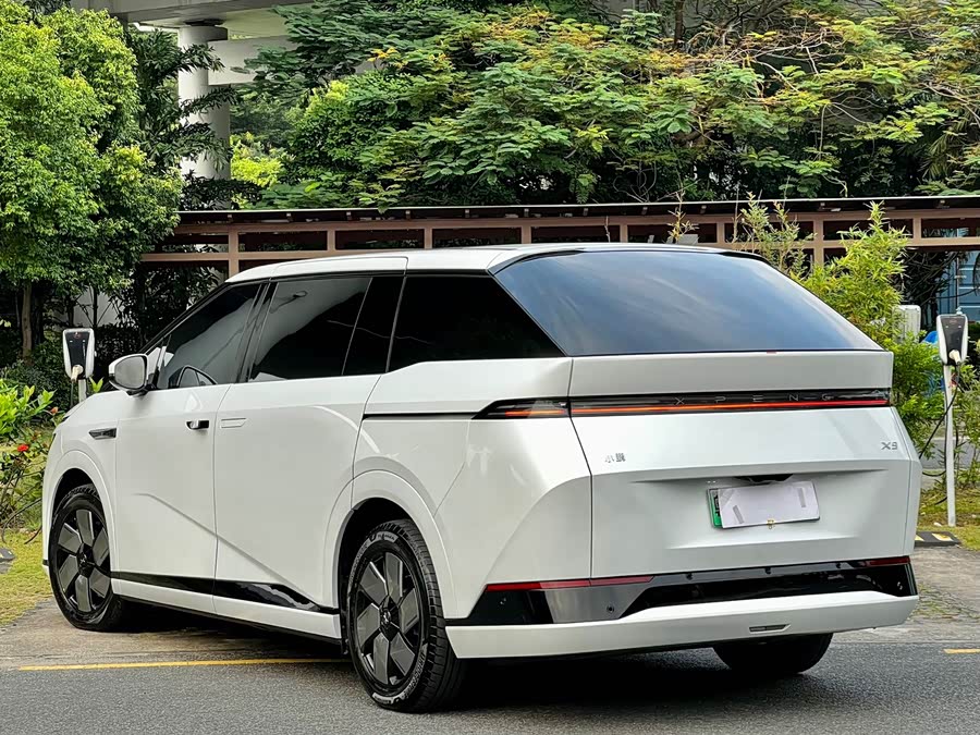 Xpeng X9 2024 immagine di auto #5
