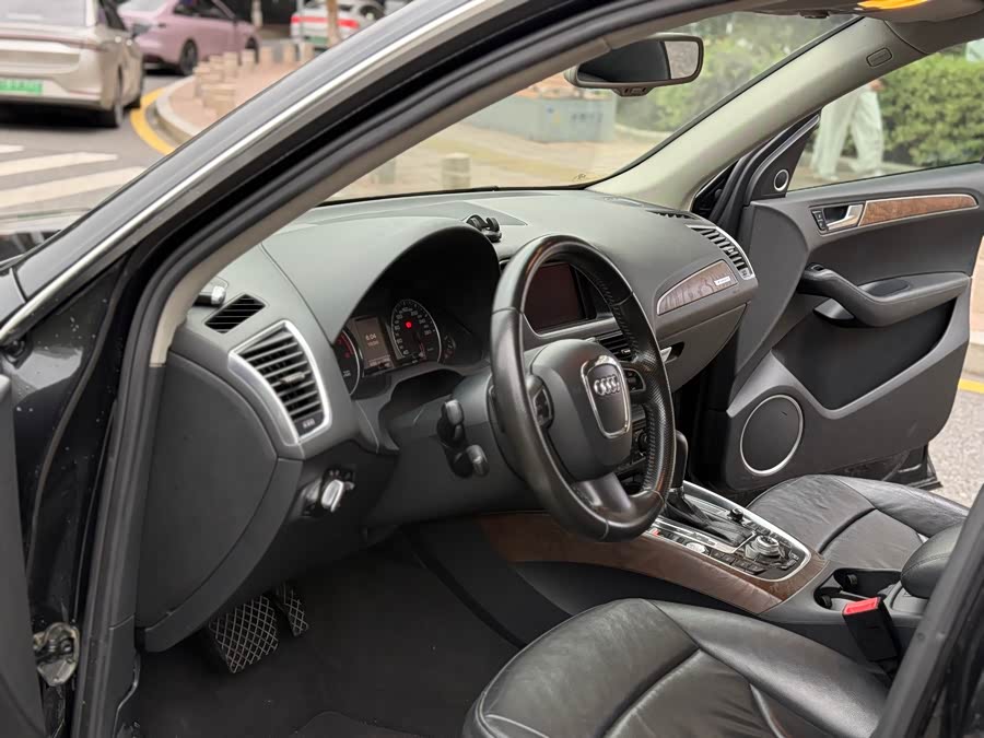 Audi Q5 (Imported) 2010 car image #5