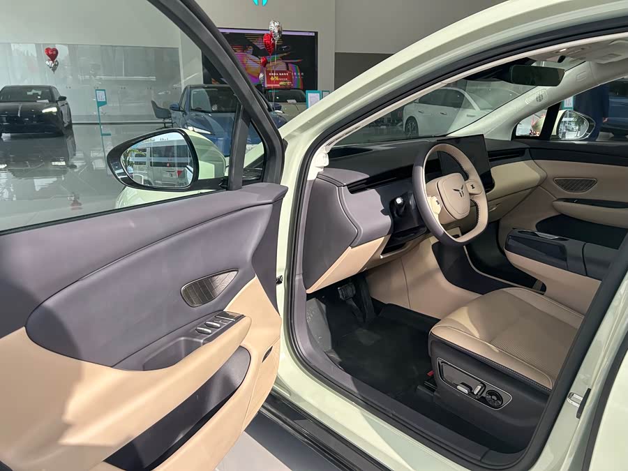 HongQi TianGong 06 2025 #5 HongQi TianGong 06 2025 car image #5