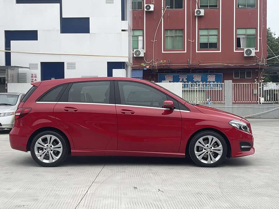 Mercedes-Benz B Class 2015 car image #5