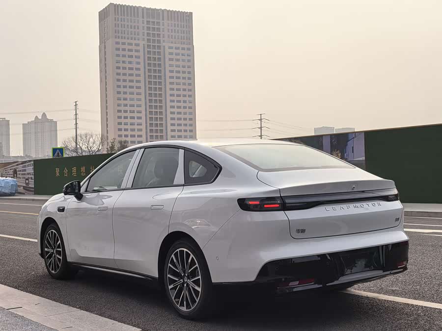 零跑汽车 零跑B01 汽车图片 #5