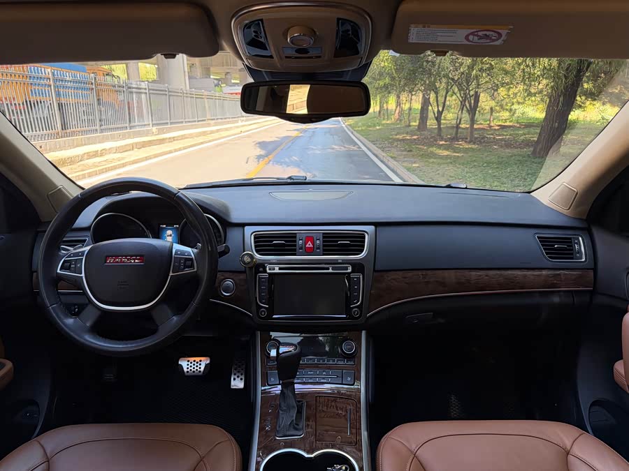 Haval H8 2015 car image #5