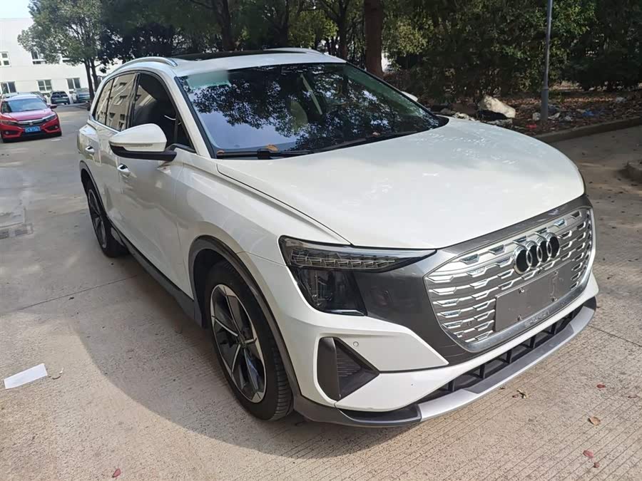 Audi Q5 e-tron 2023 #5 Audi Q5 e-tron 2023 صورة سيارة #5