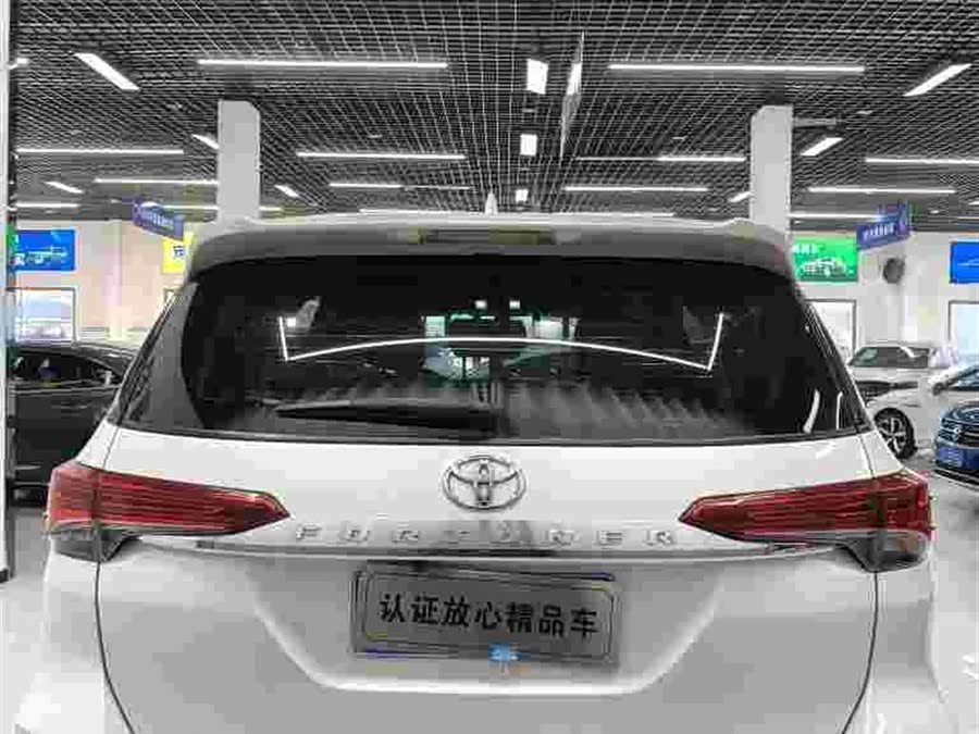 Toyota Fortuner 2017 immagine di auto #5