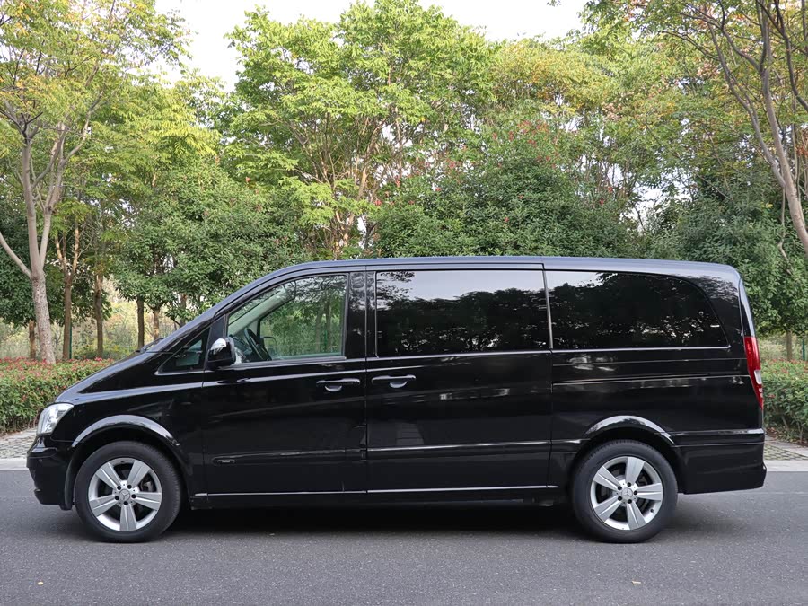 奔驰 唯雅诺 2011 汽车图片 #5