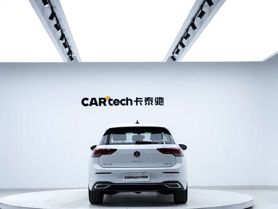Volkswagen Golf 2023 car image #5