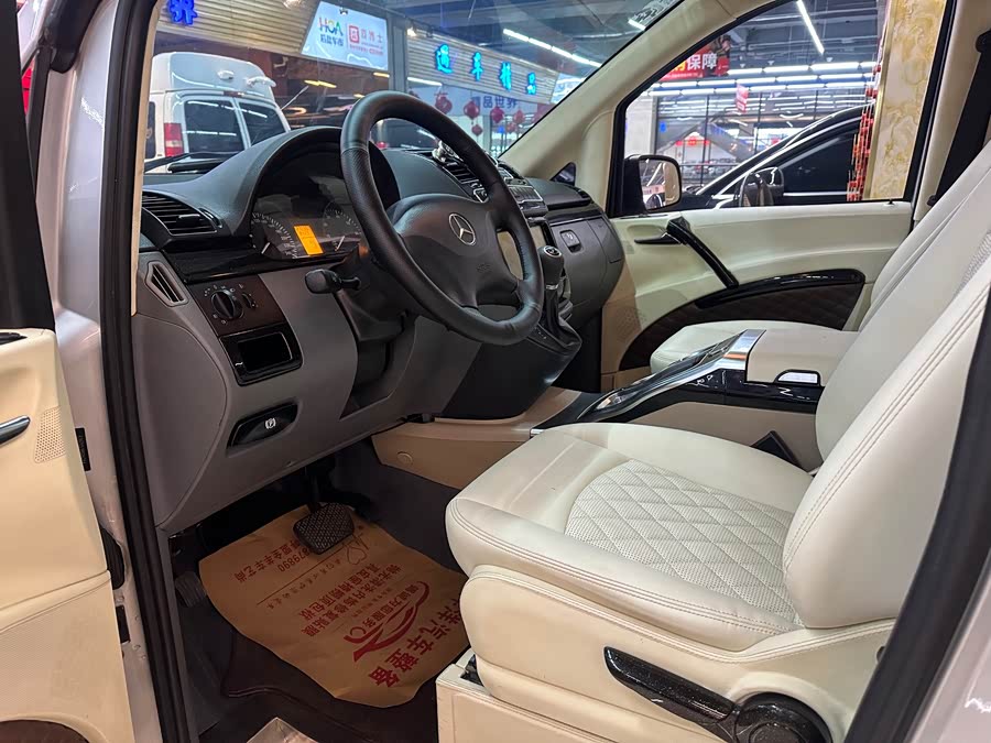 奔驰 唯雅诺 2011 汽车图片 #5