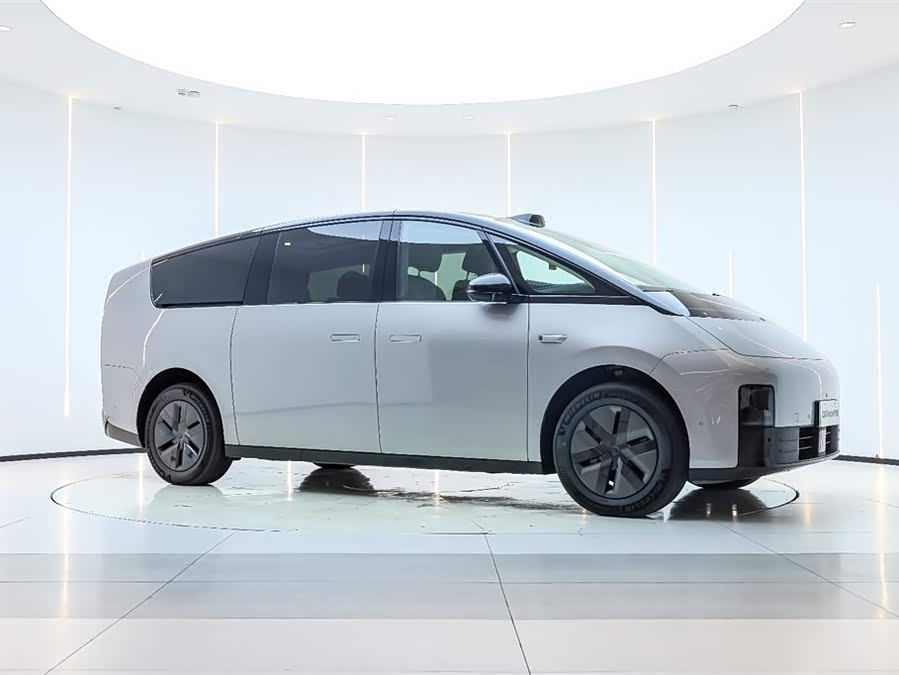 理想汽车 理想MEGA 2024 汽车图片 #5