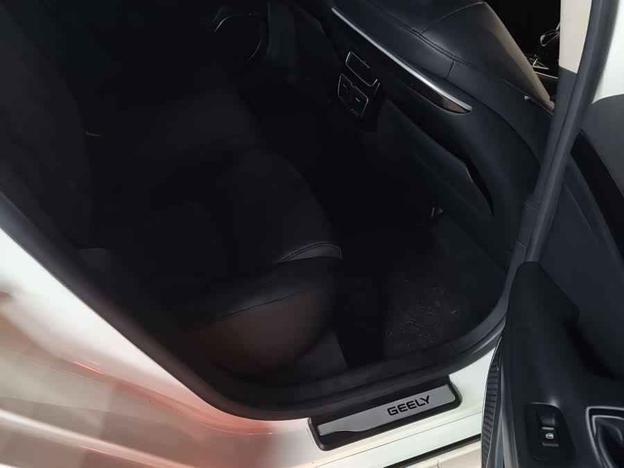 GEELY Ulion 2015 #5 GEELY Ulion 2015 immagine di auto #5