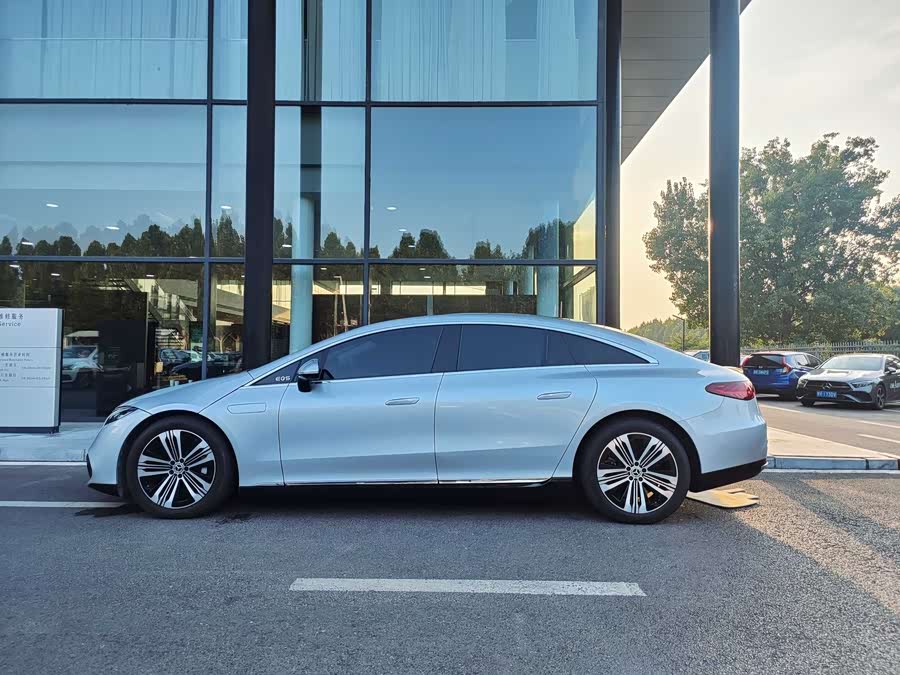 Mercedes-Benz EQS Class 2022 car image #5