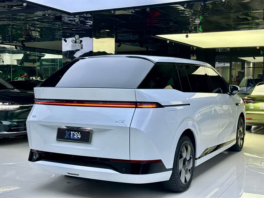 Xpeng X9 2024 immagine di auto #5