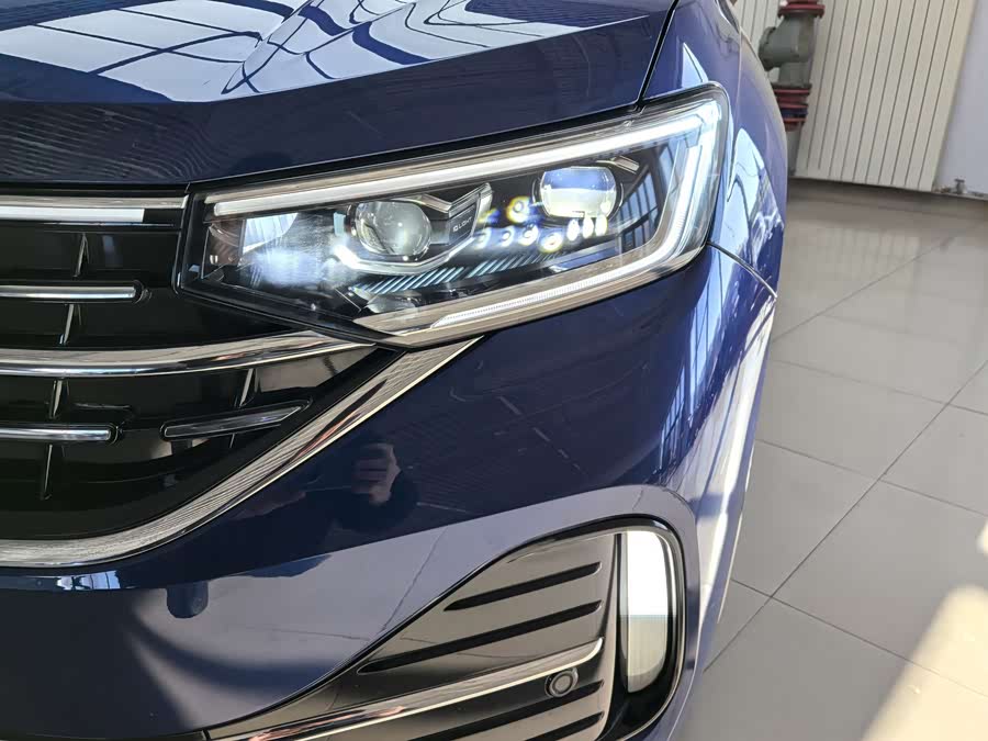 Volkswagen Tayron GTE 2022 car image #5