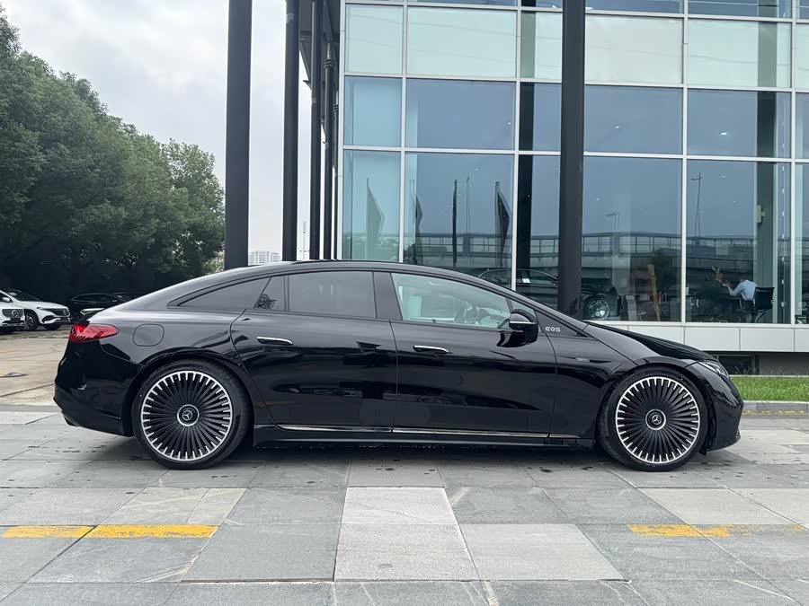 Mercedes-Benz EQS AMG 2024 imagen de coche #5