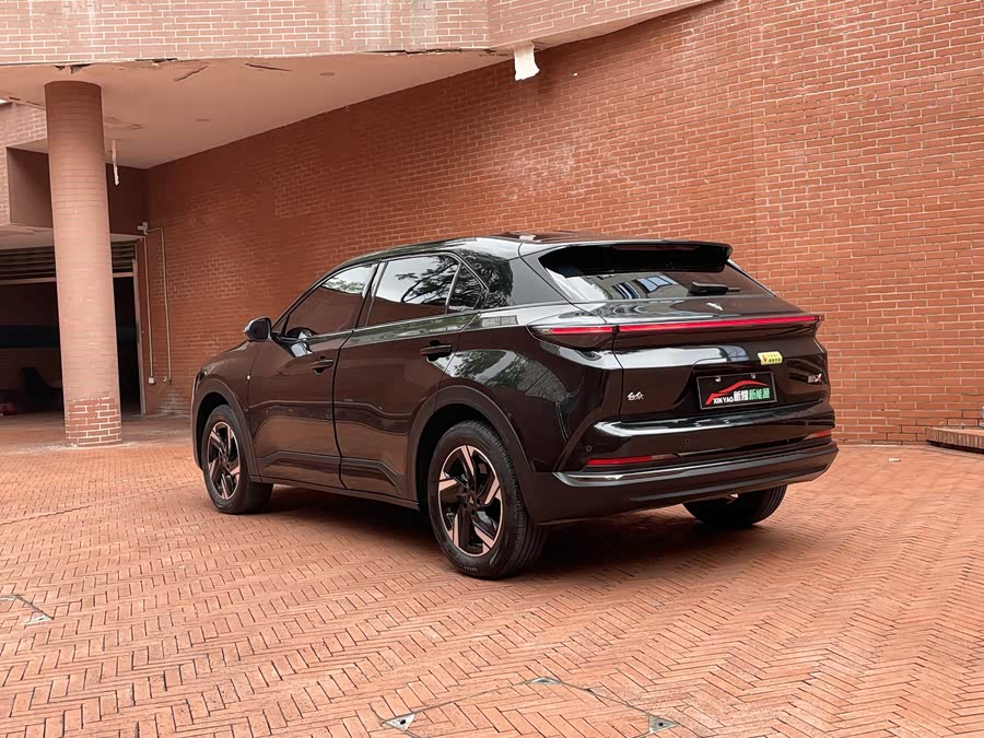 哪吒汽车 哪吒X 2024 汽车图片 #5