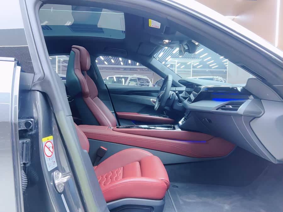 Audi e-tron GT 2024 car image #5