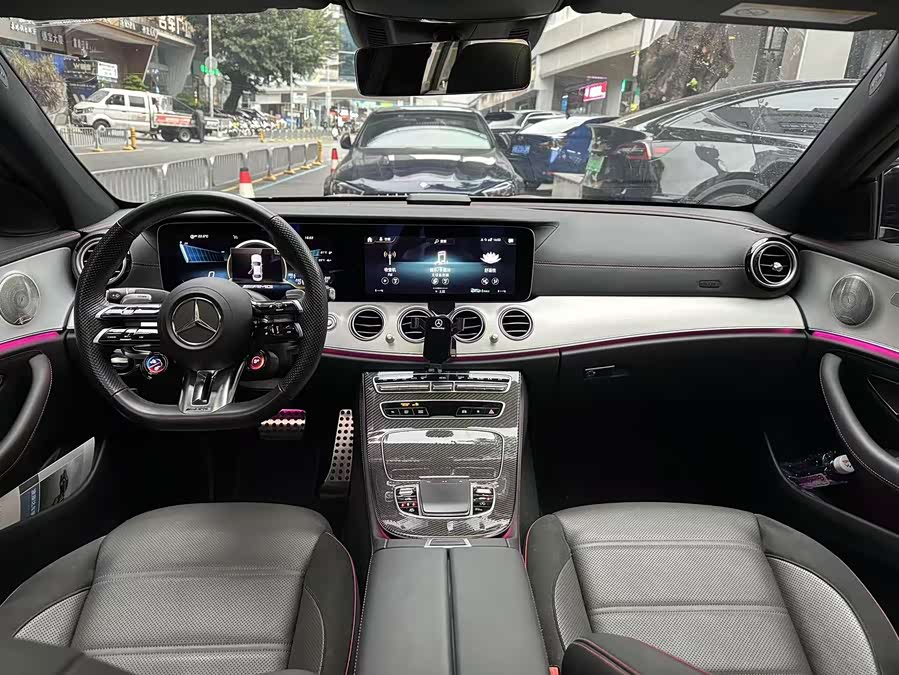 Mercedes-Benz E AMG 2023 صورة سيارة #5